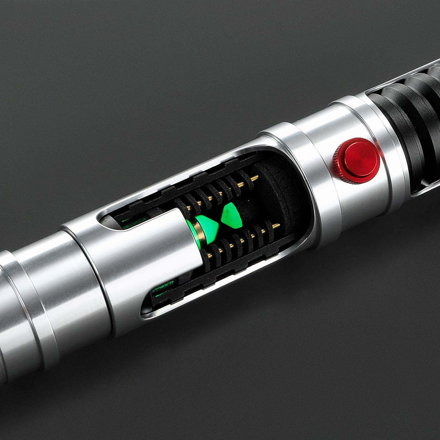 The Exposed Core Hilt: The Versatile Dueling Lightsaber